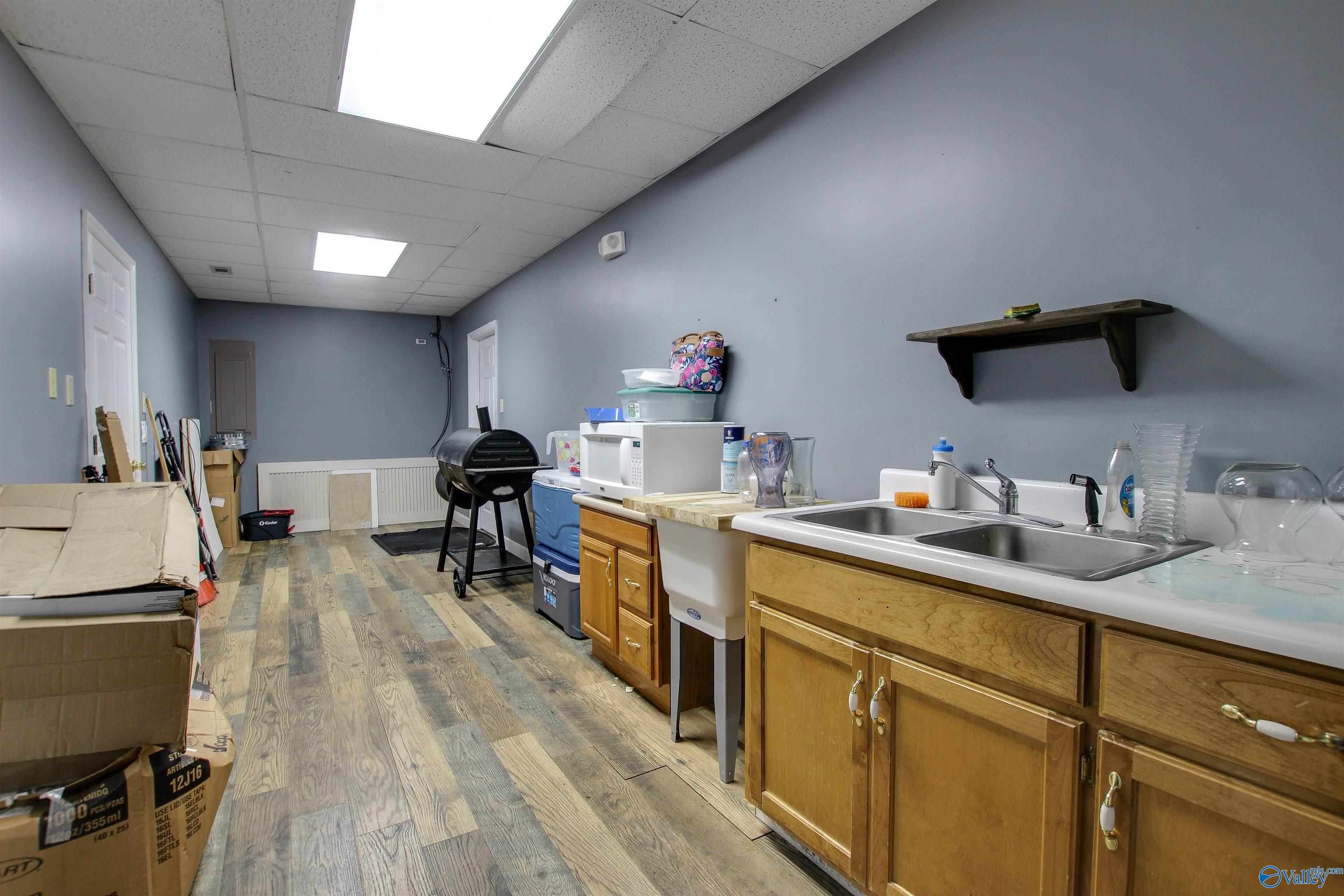 1944 Central Parkway