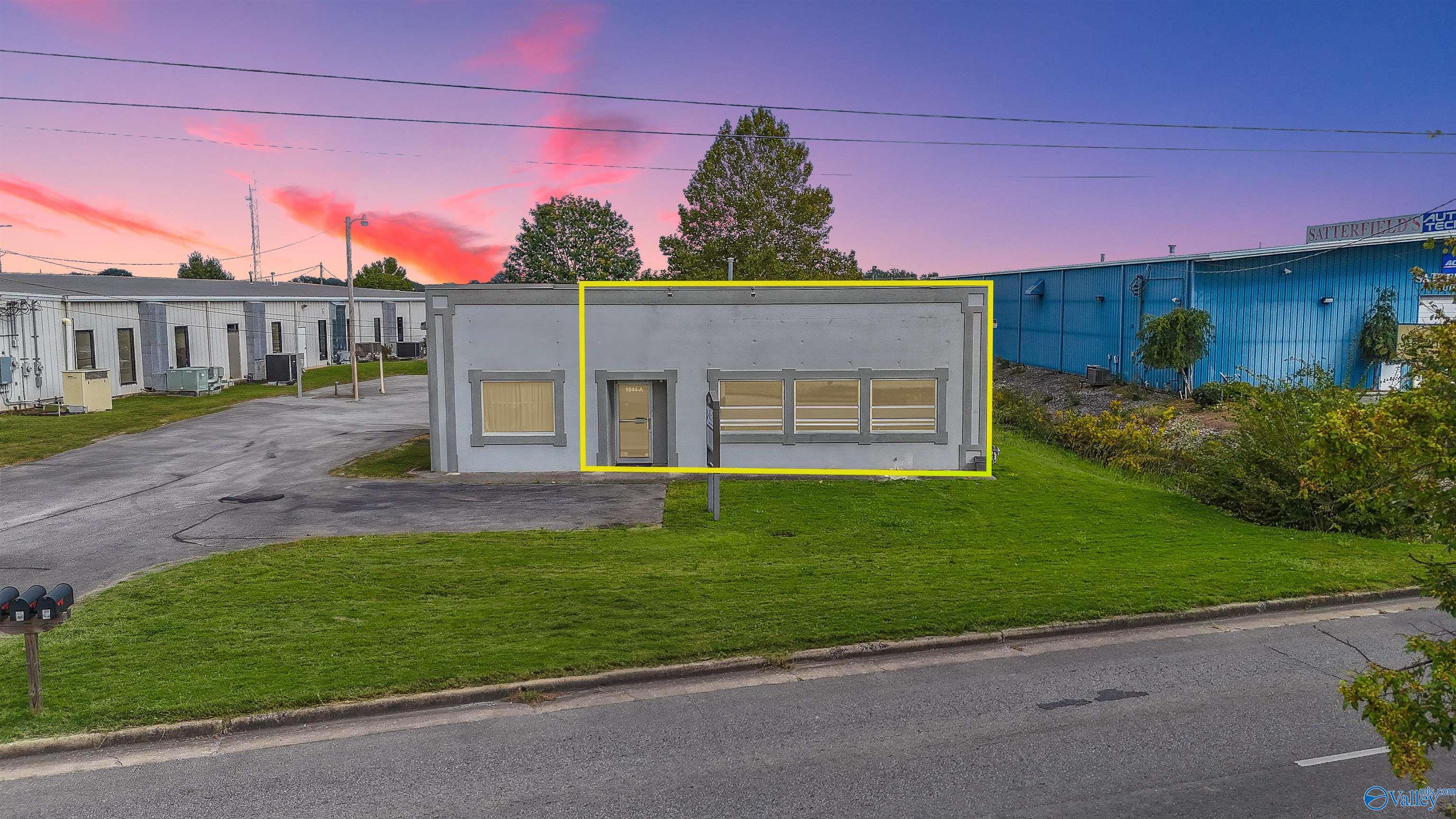 1944 Central Parkway