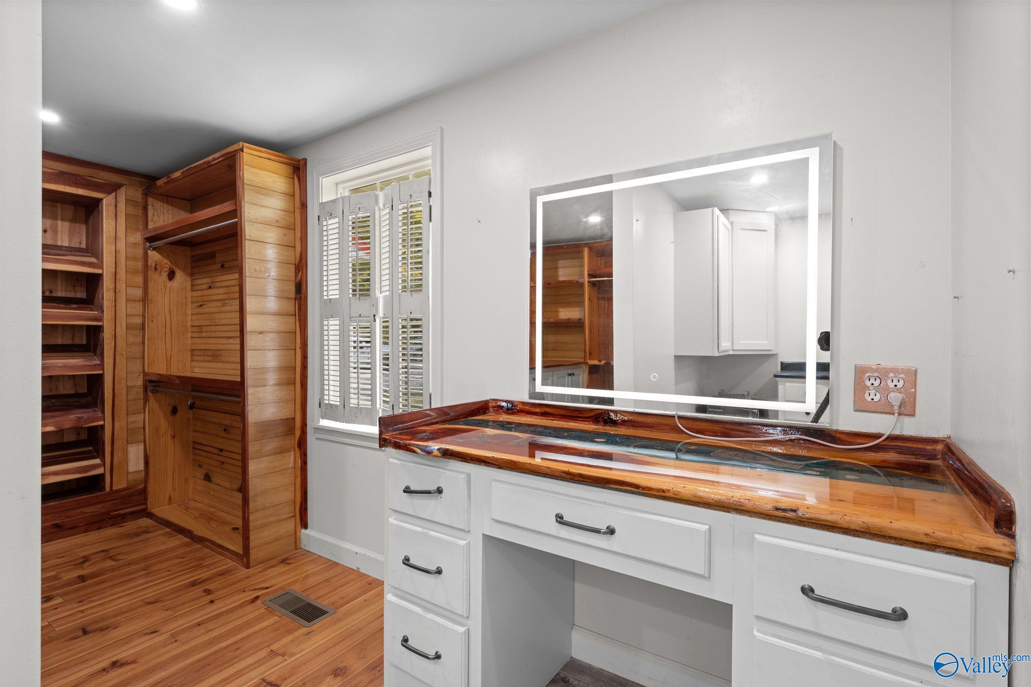 266 County Road 455, Hillsboro