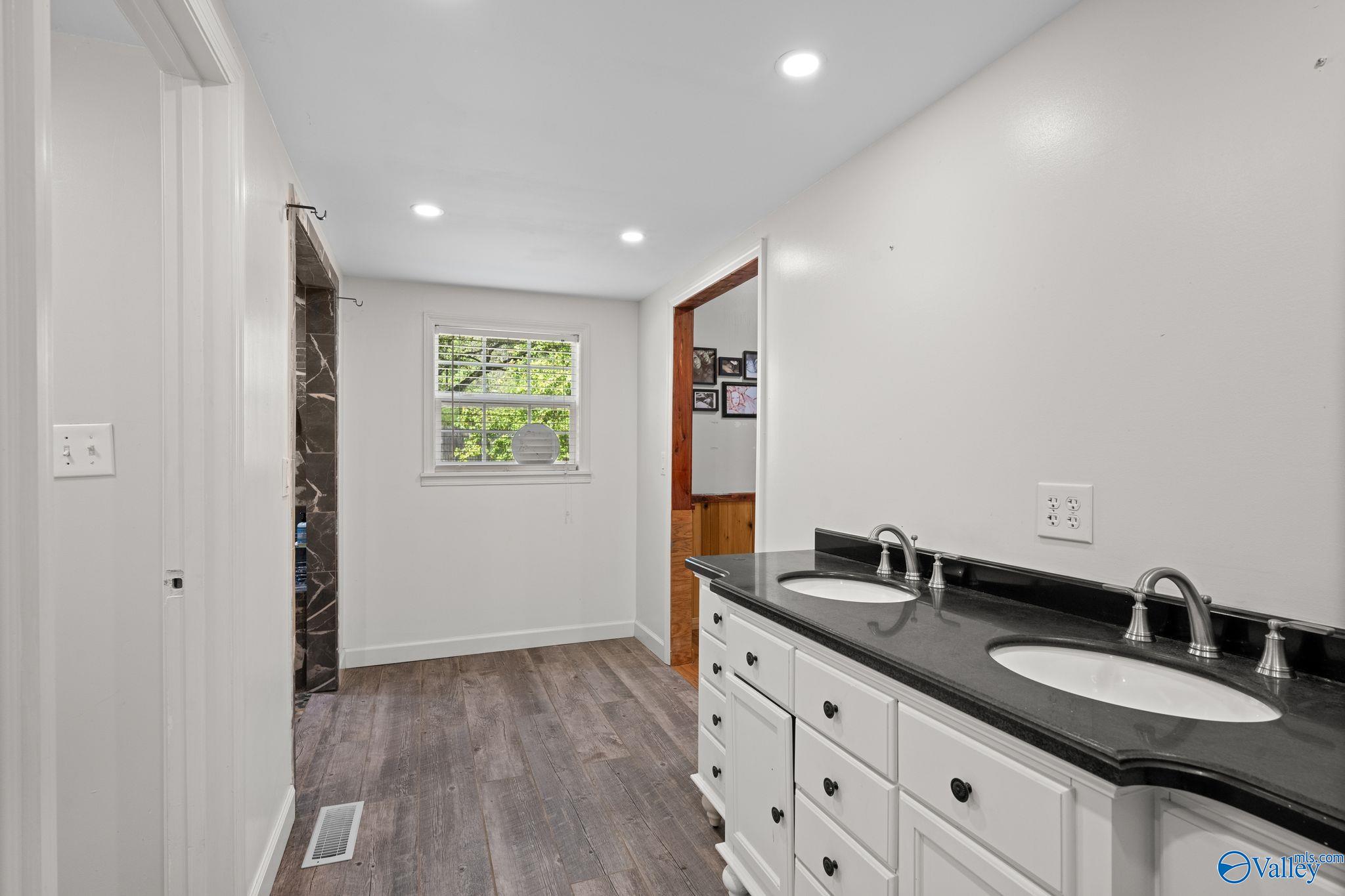 266 County Road 455, Hillsboro