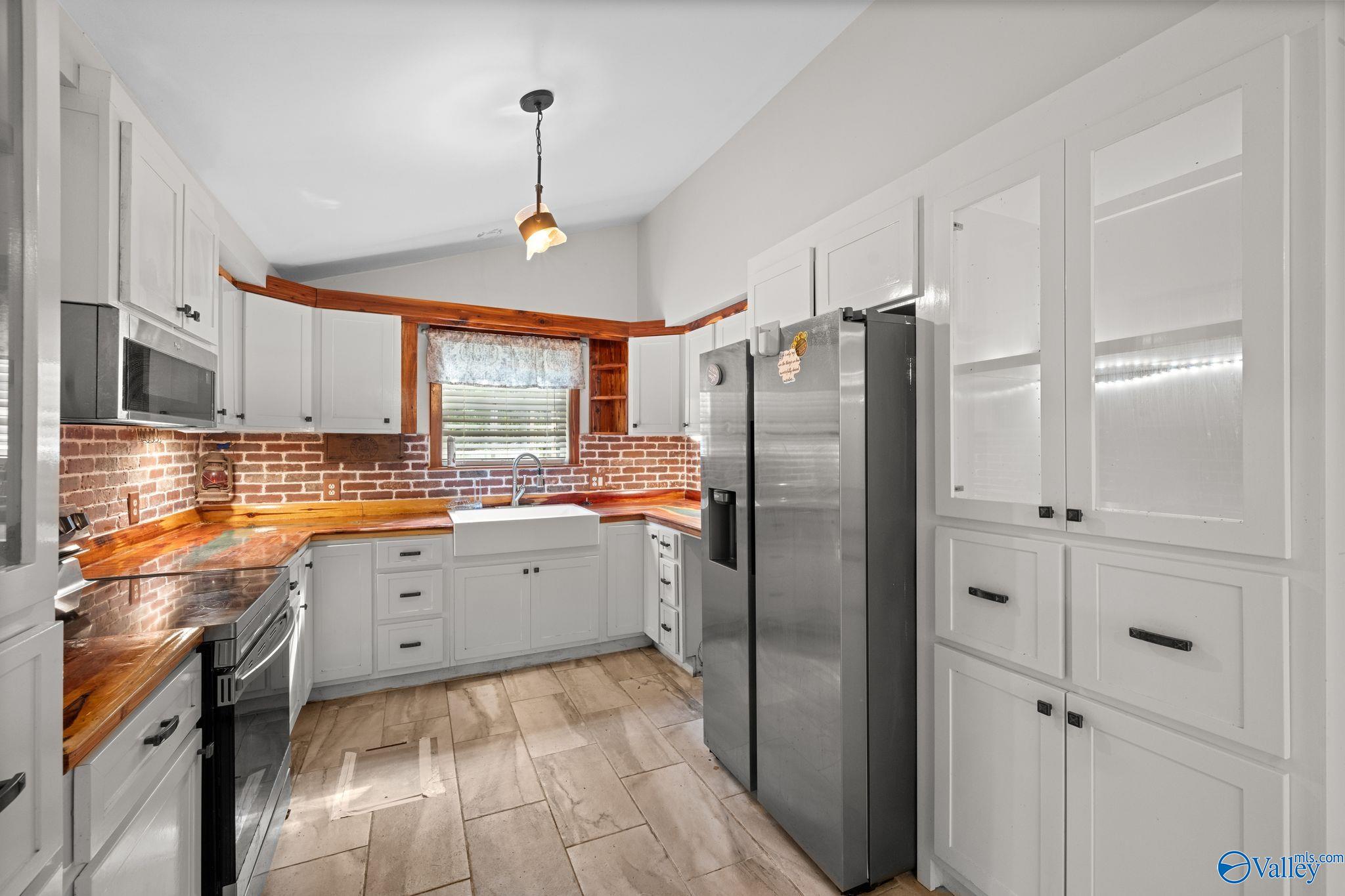 266 County Road 455, Hillsboro