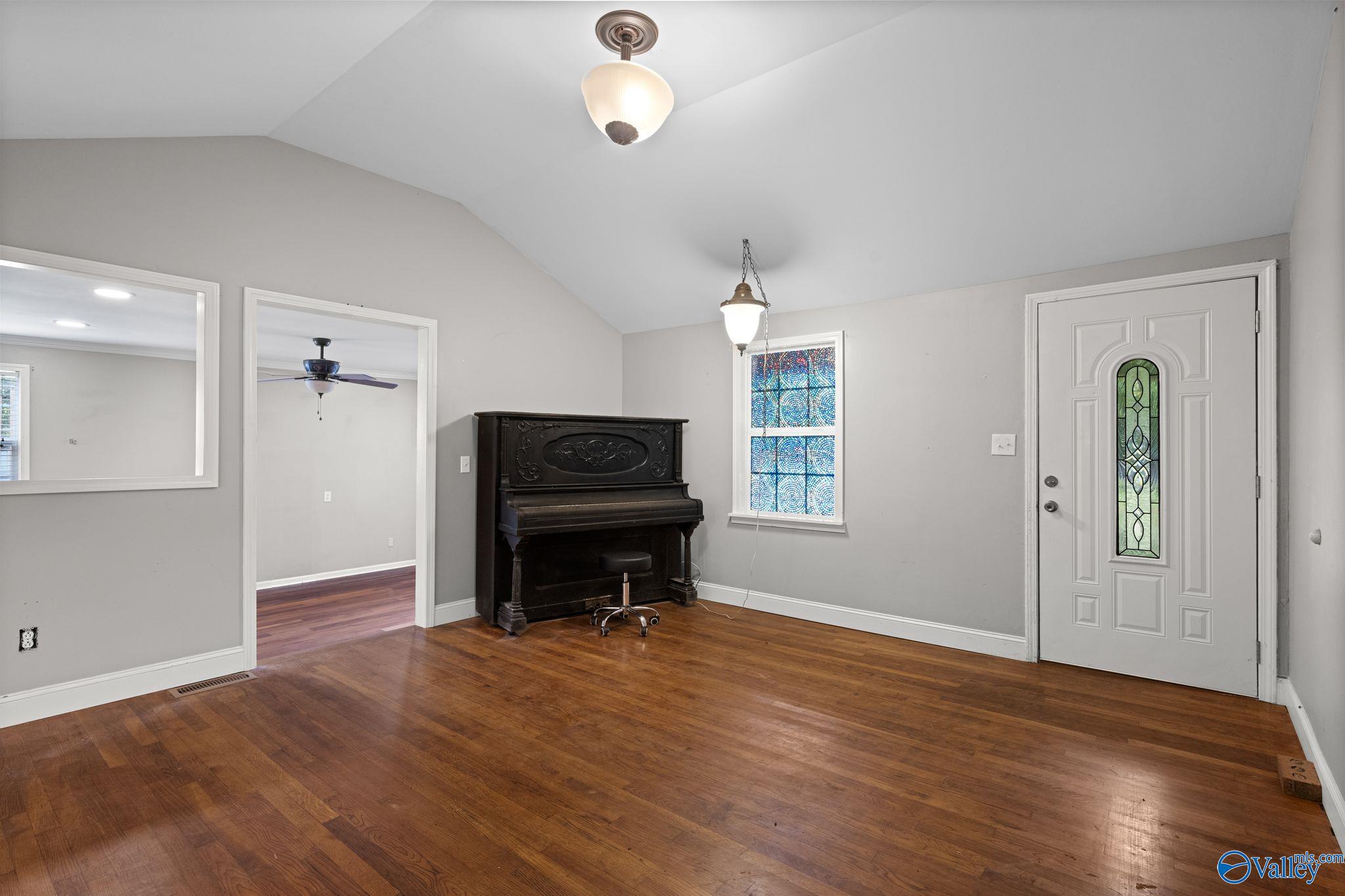 266 County Road 455, Hillsboro