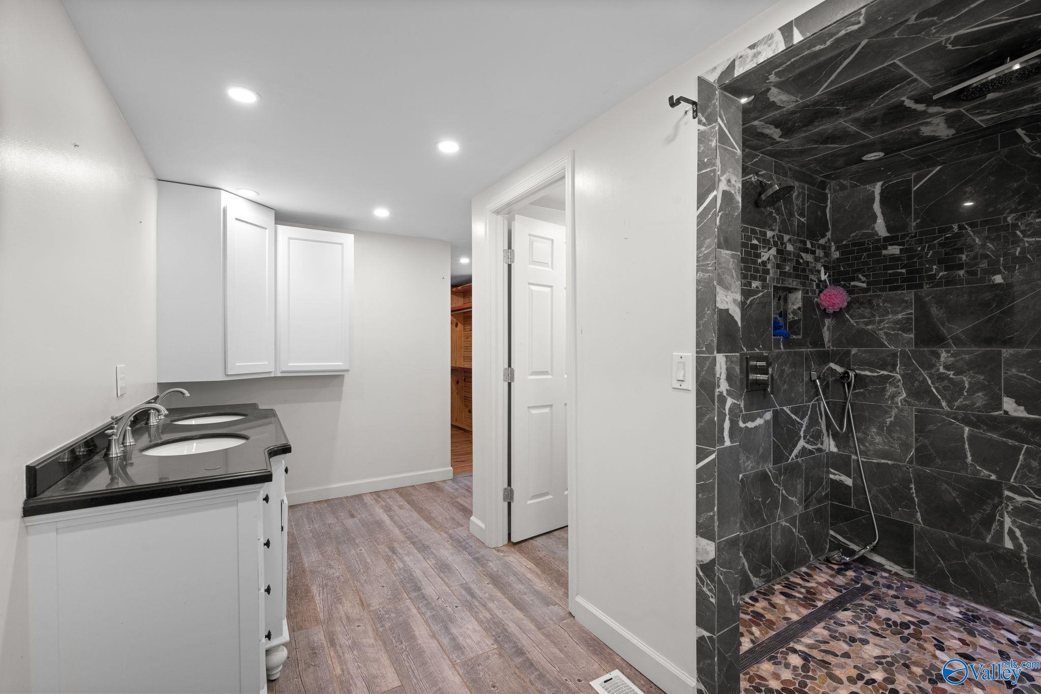 266 County Road 455, Hillsboro