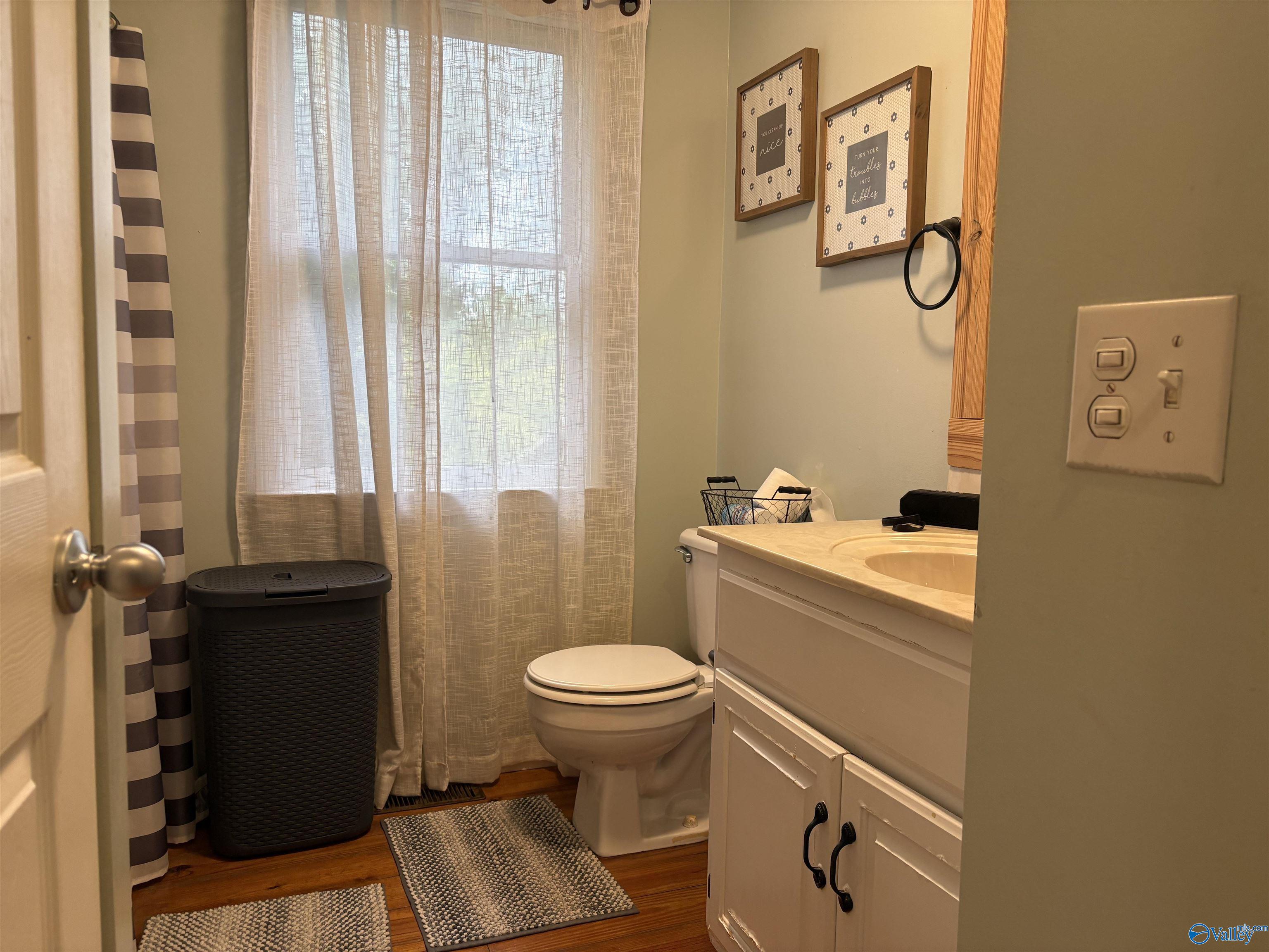 535 County Road 1535