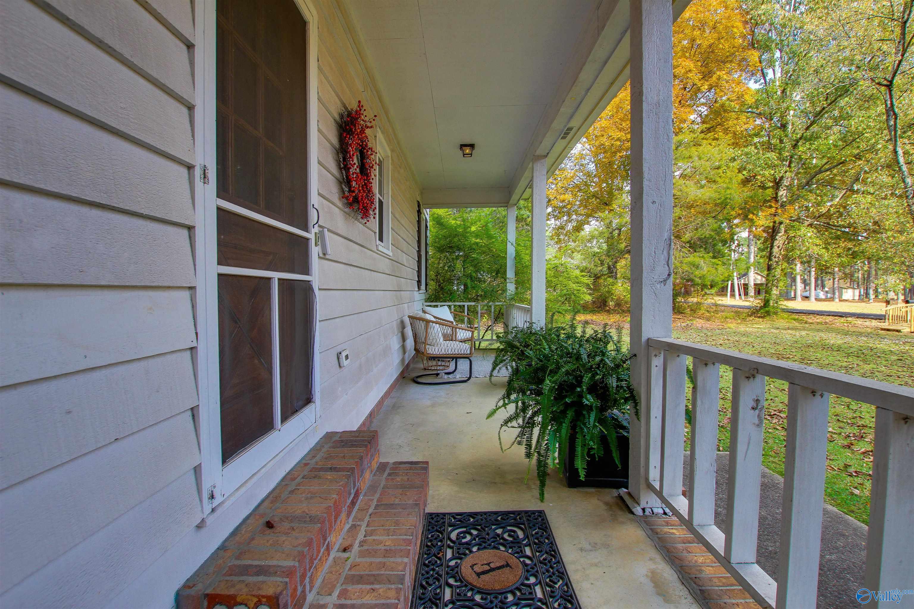 4711 Pineywood Drive SW