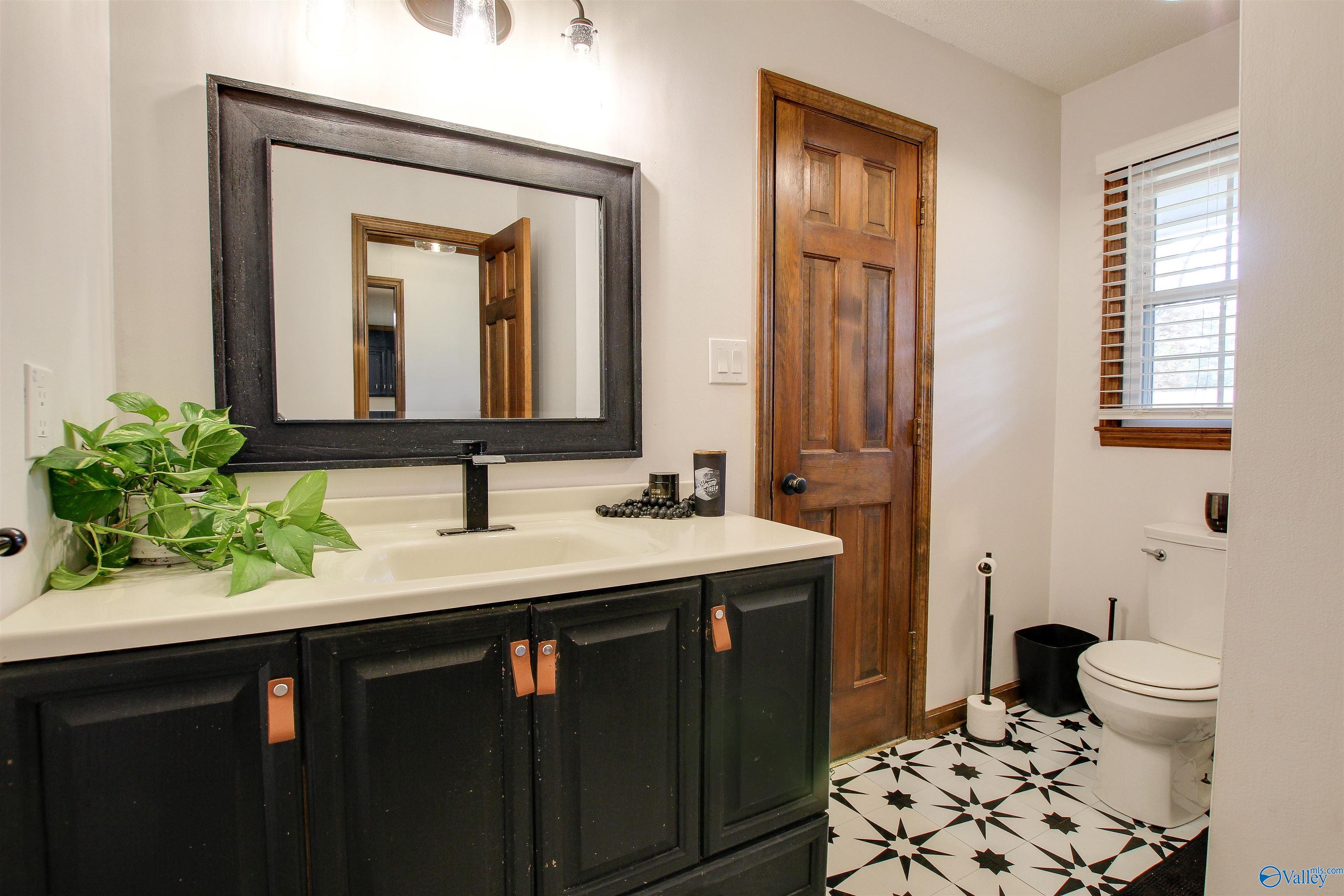 4711 Pineywood Drive SW