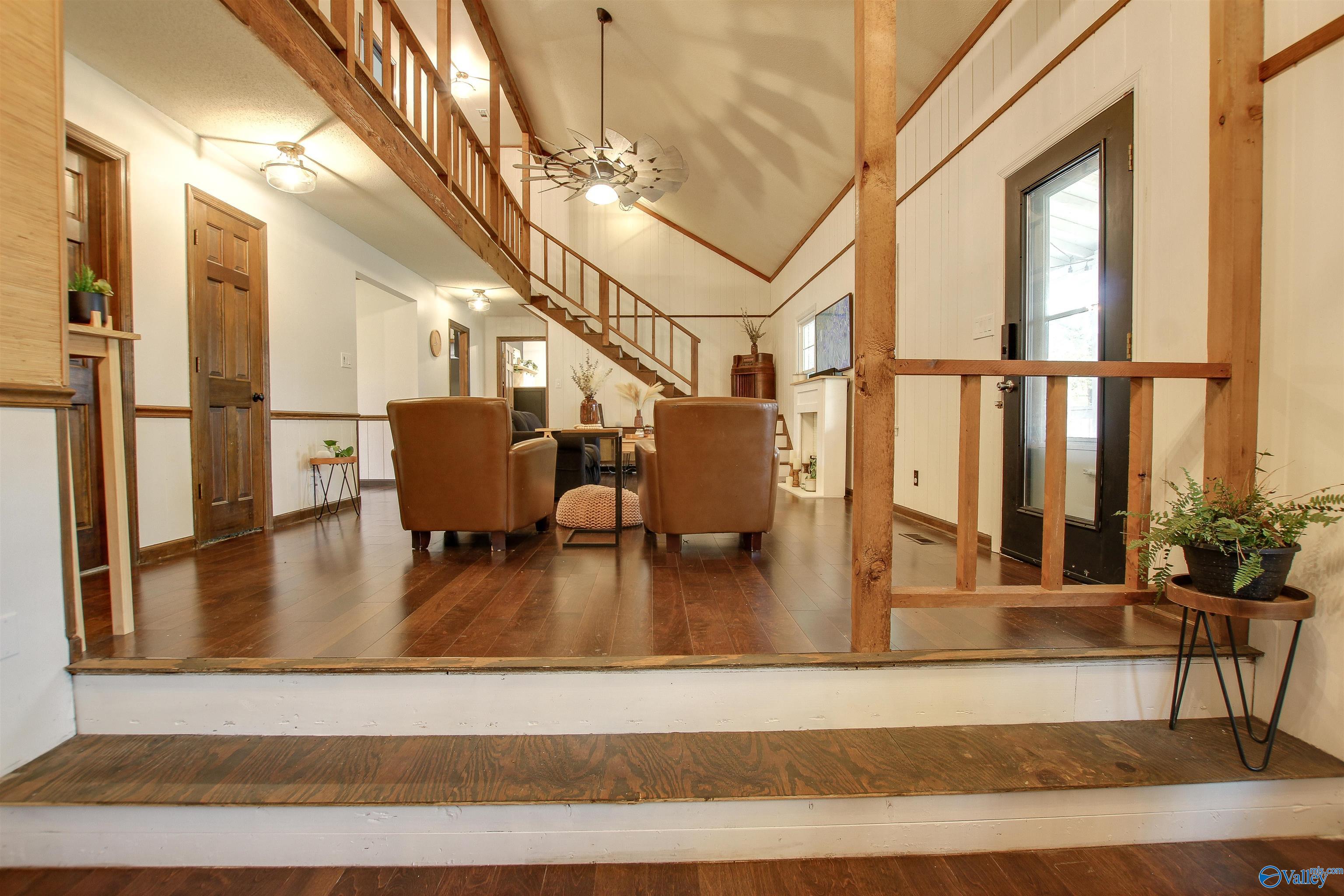 4711 Pineywood Drive SW