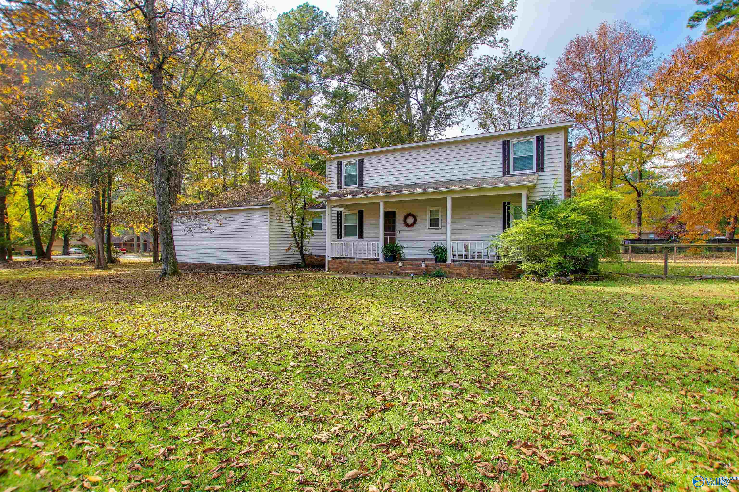 4711 Pineywood Drive SW