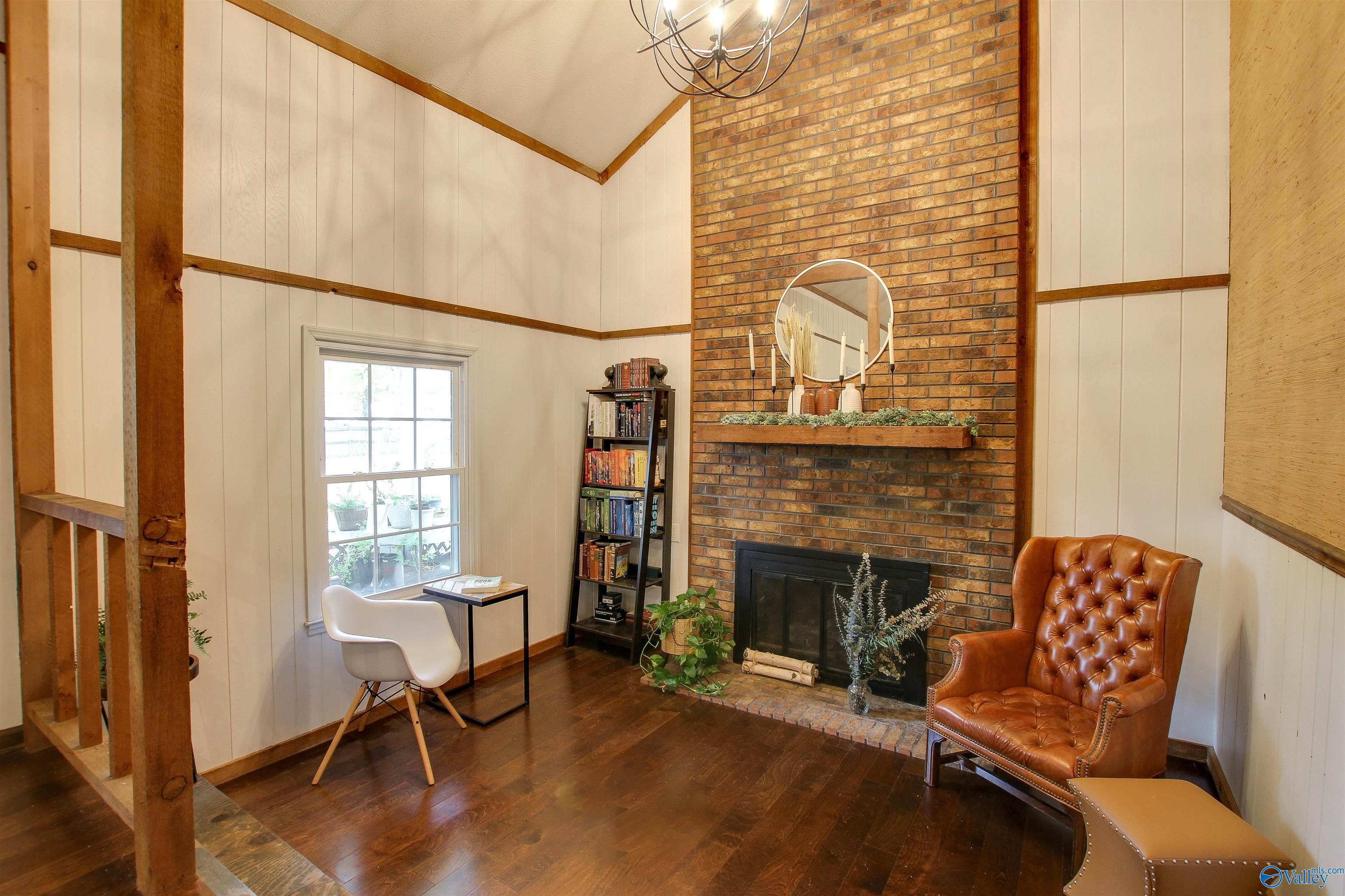 4711 Pineywood Drive SW