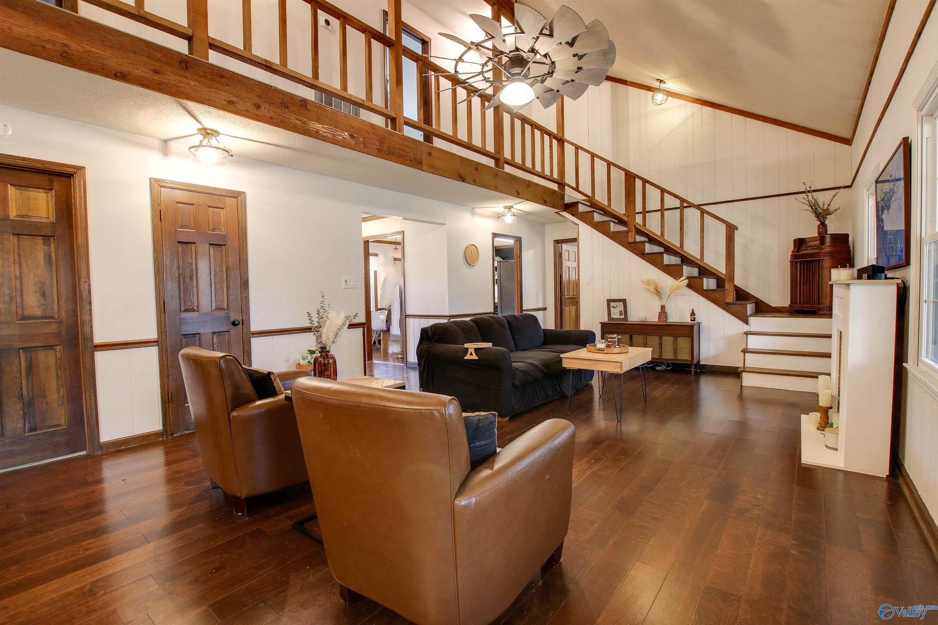 4711 Pineywood Drive SW