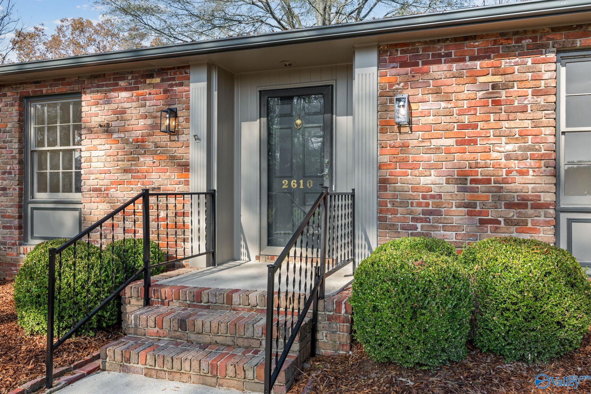 2610 Sherwood Drive SE