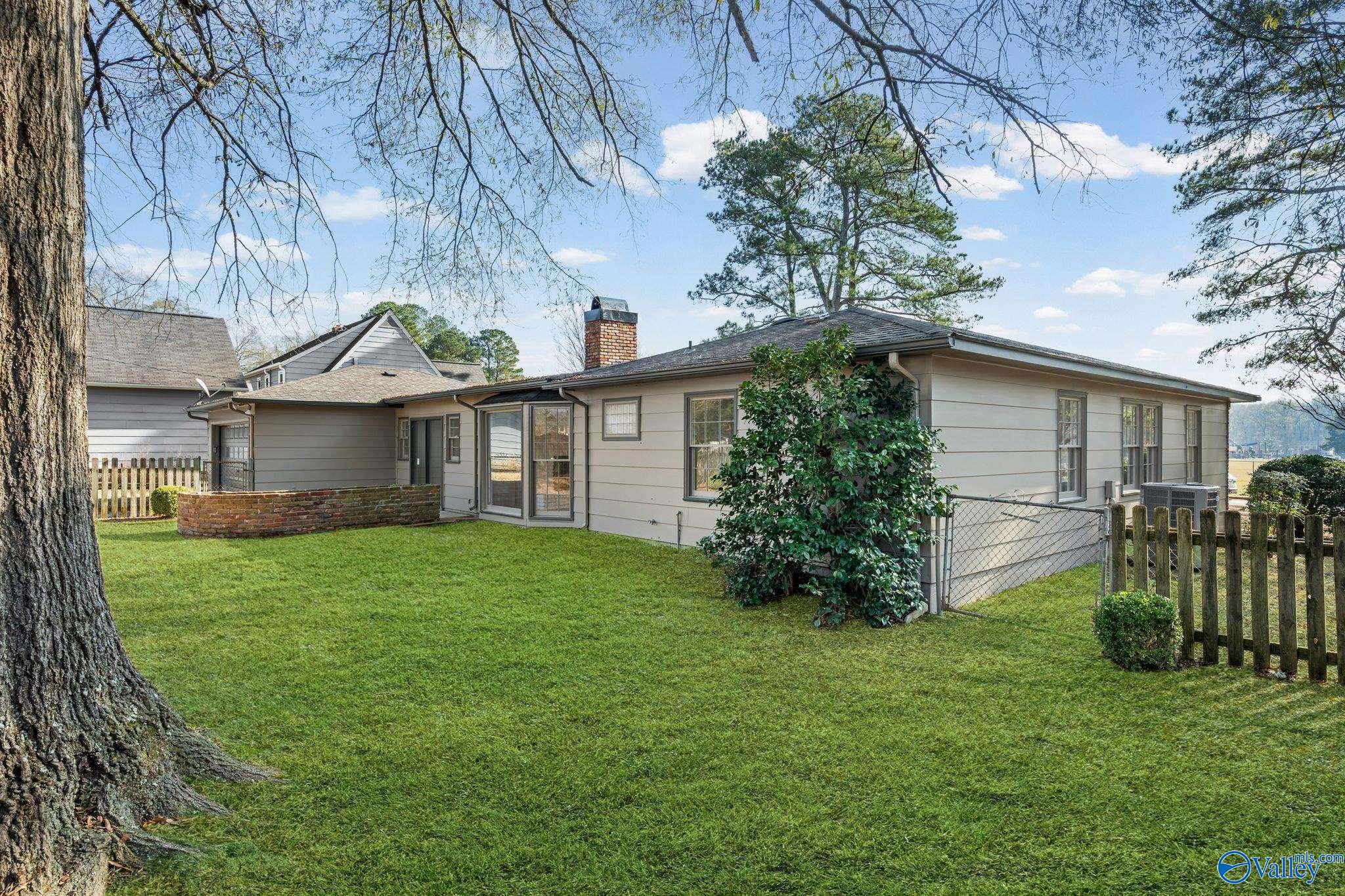 2610 Sherwood Drive SE