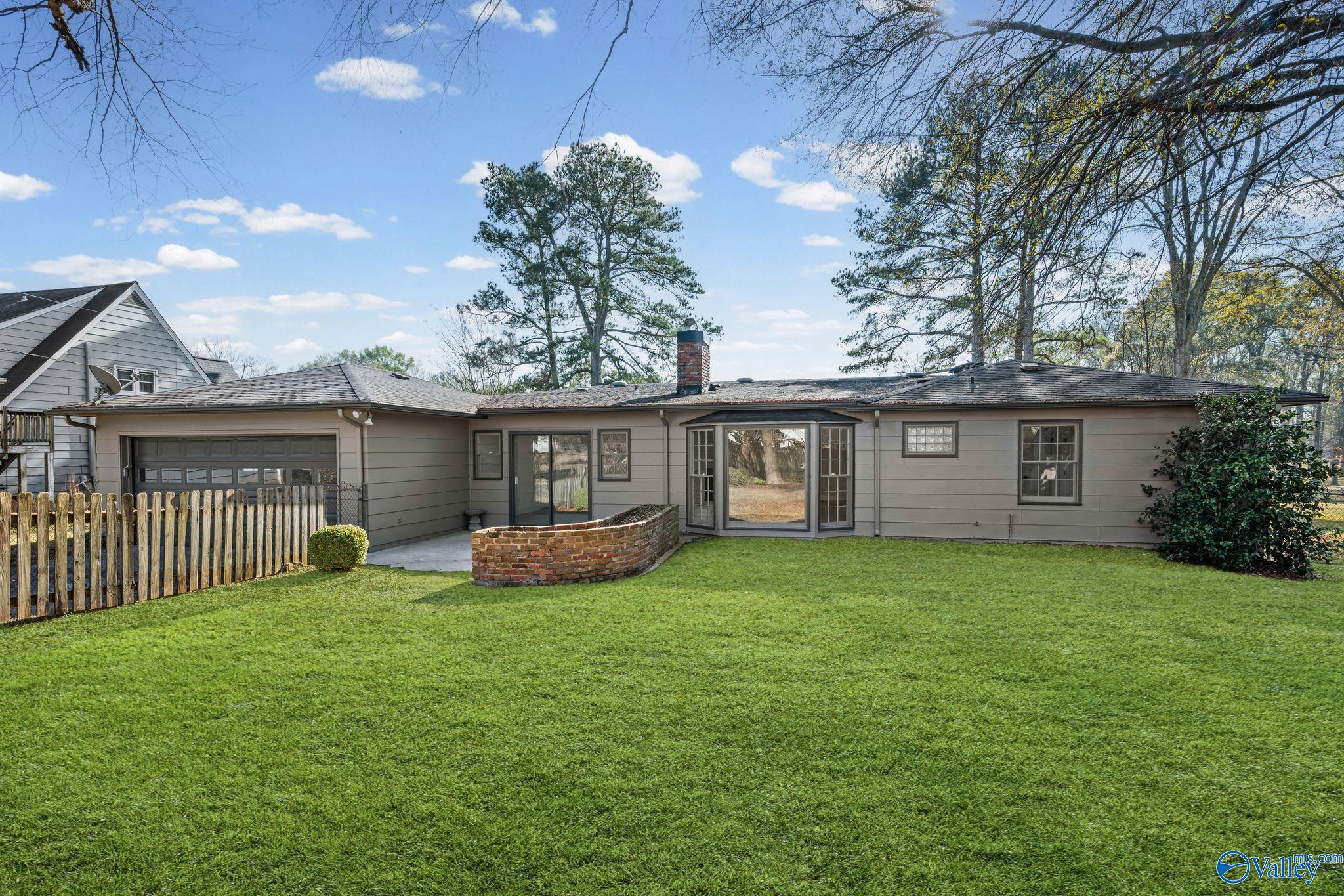 2610 Sherwood Drive SE