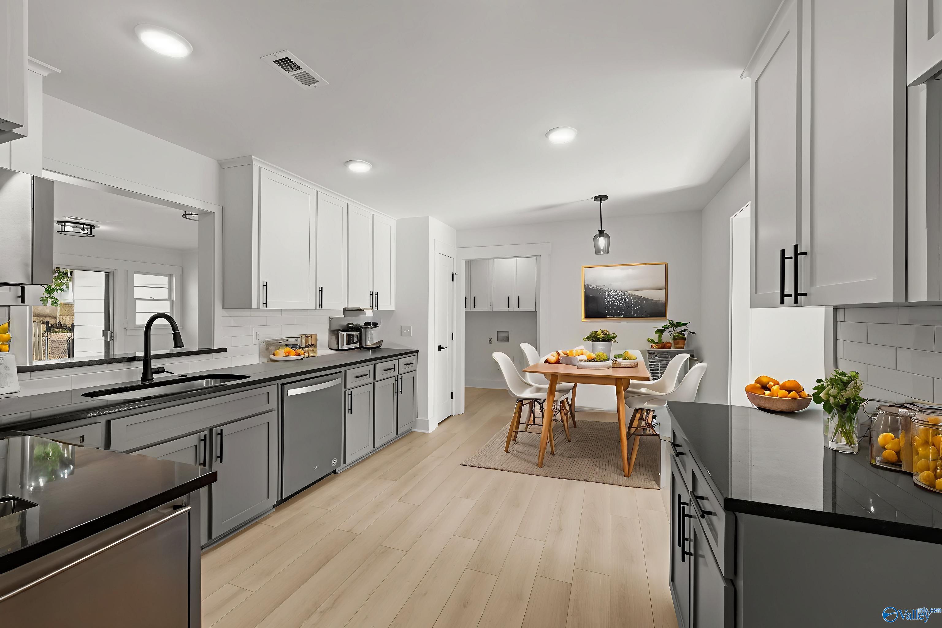 2610 Sherwood Drive SE