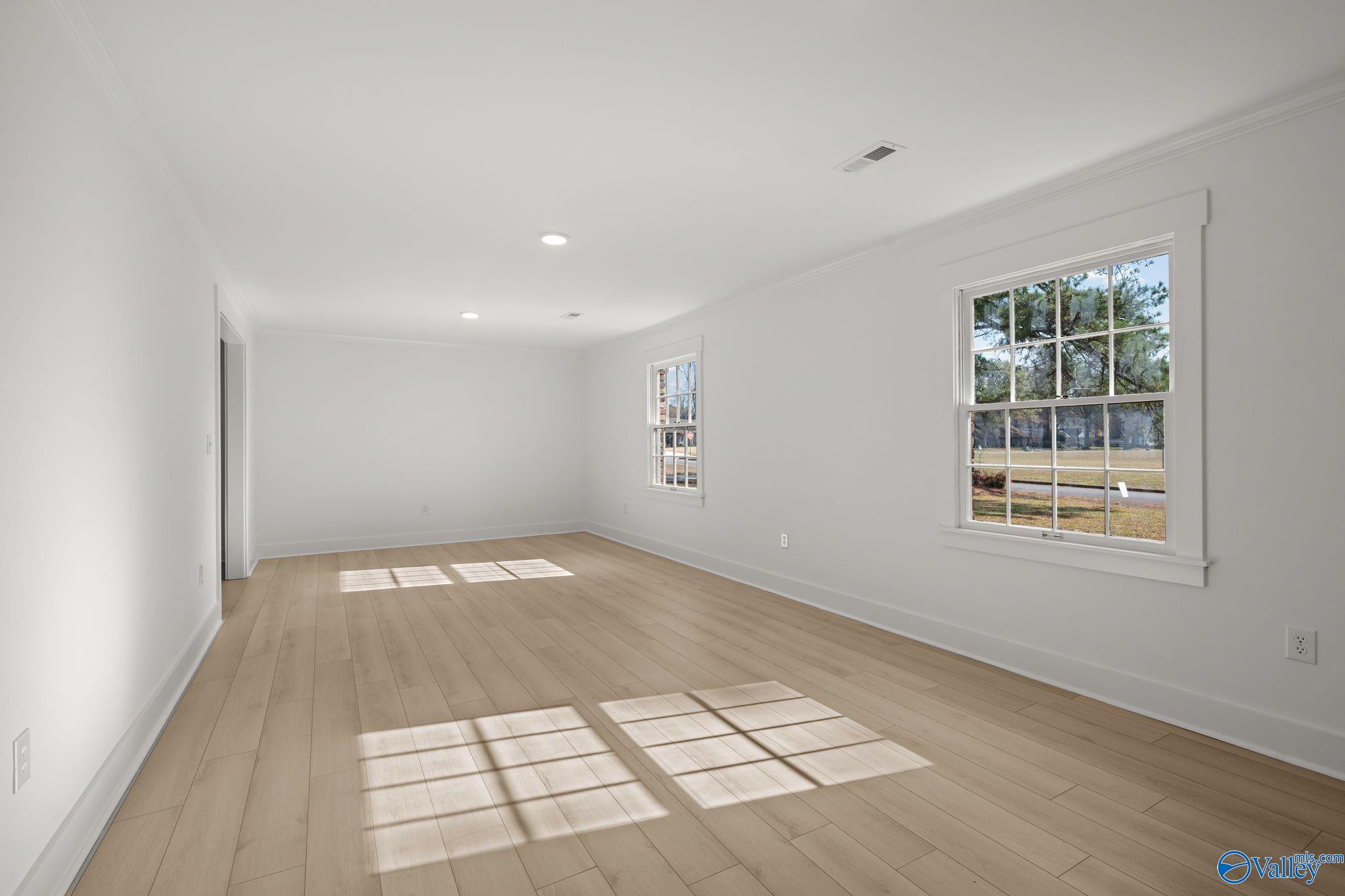 2610 Sherwood Drive SE