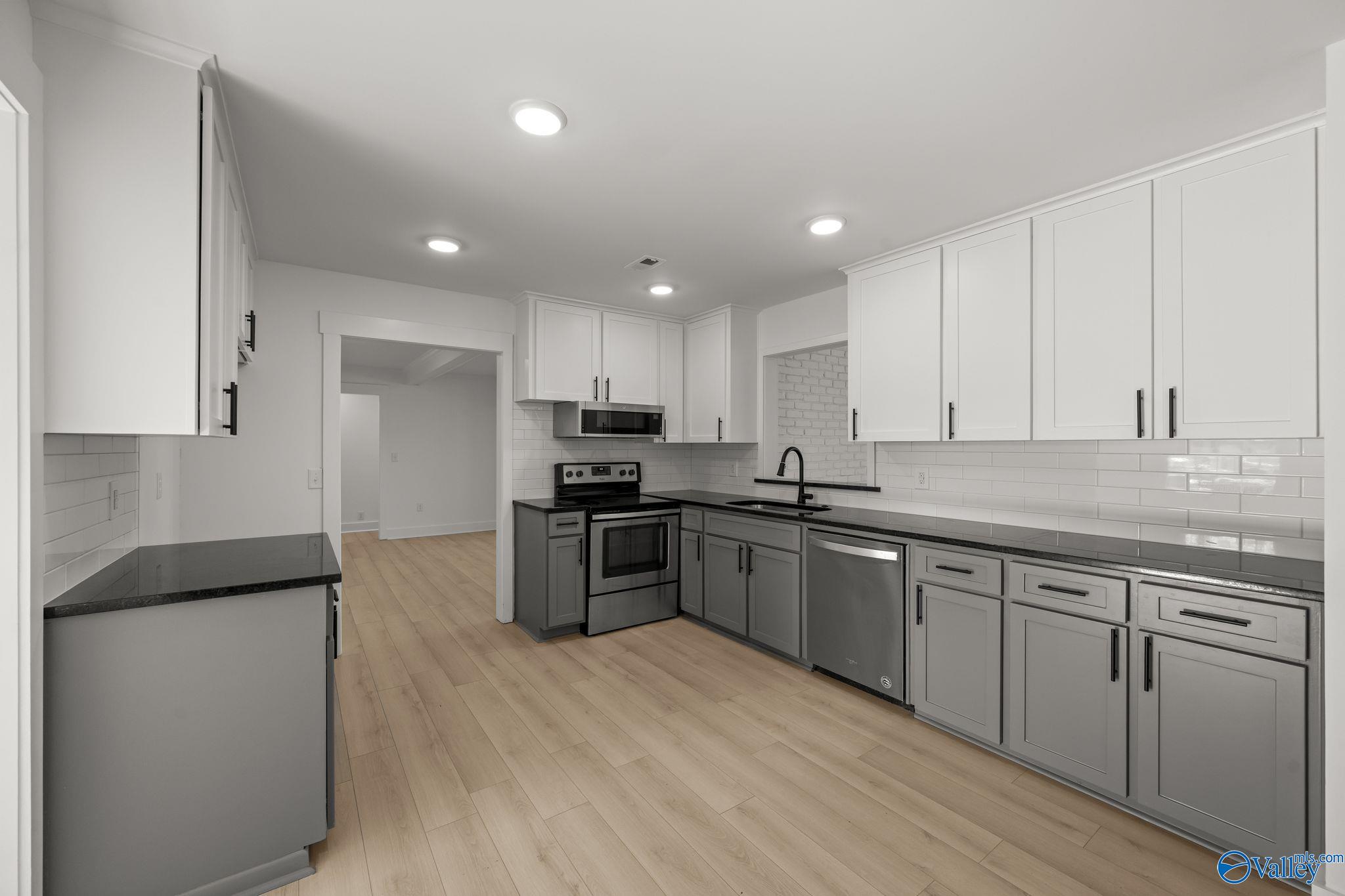 2610 Sherwood Drive SE