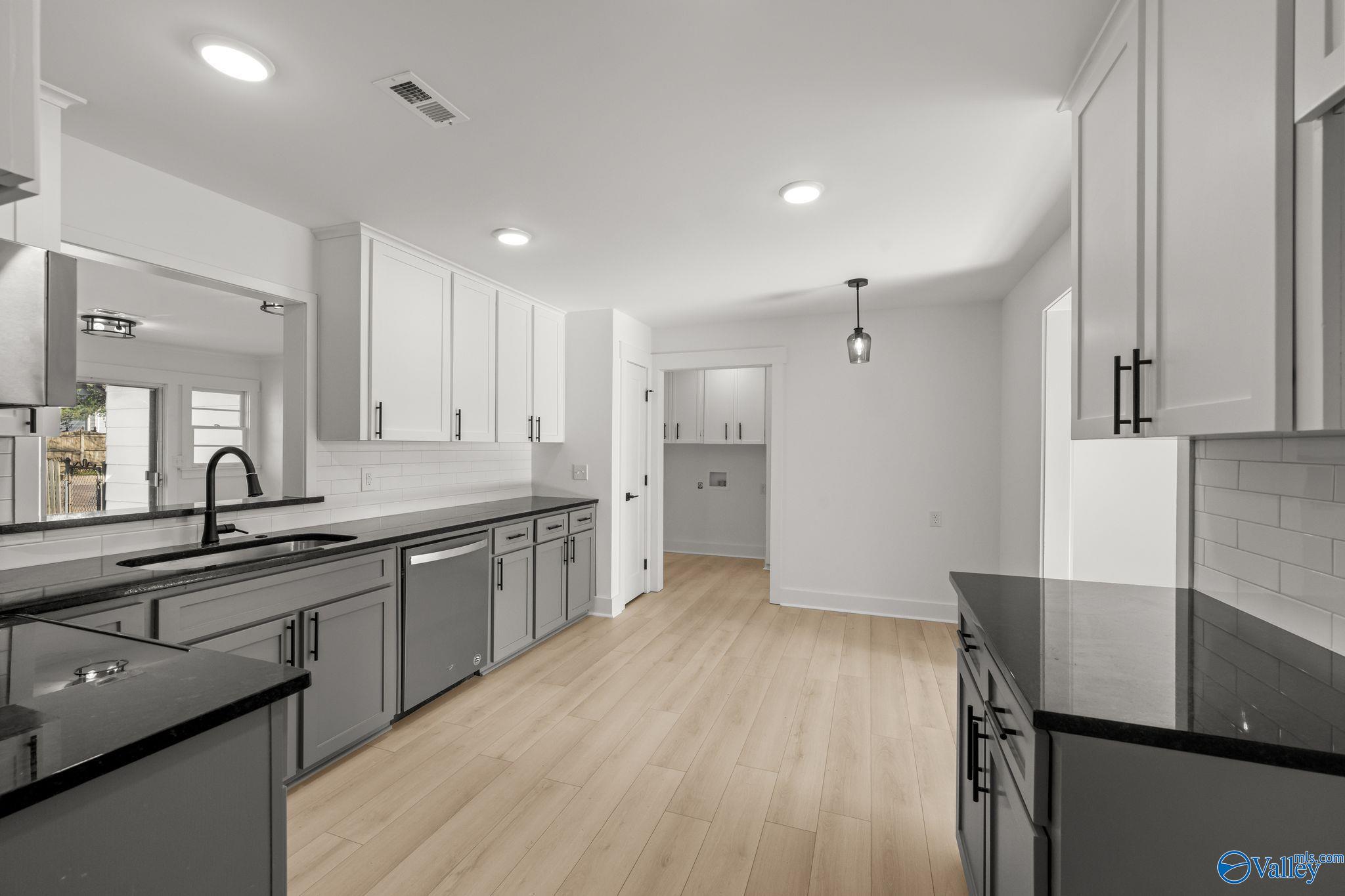 2610 Sherwood Drive SE