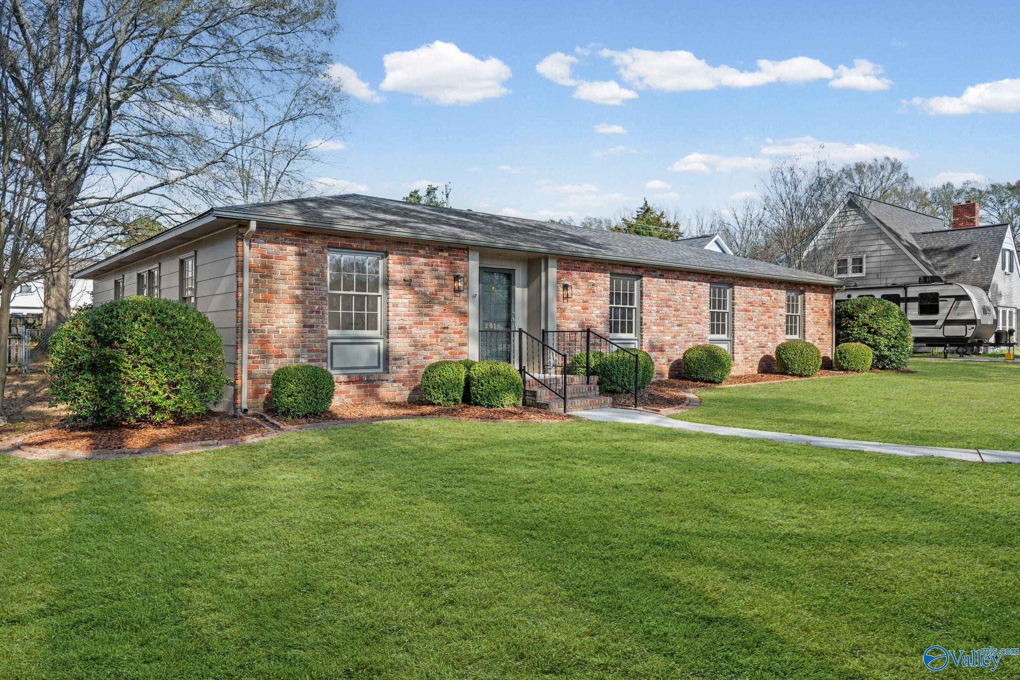 2610 Sherwood Drive SE