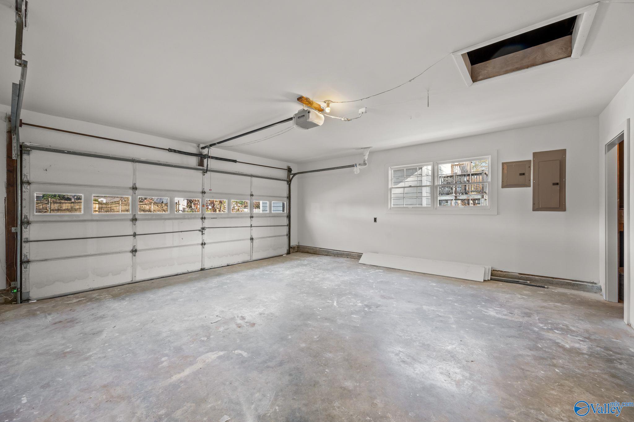 2610 Sherwood Drive SE