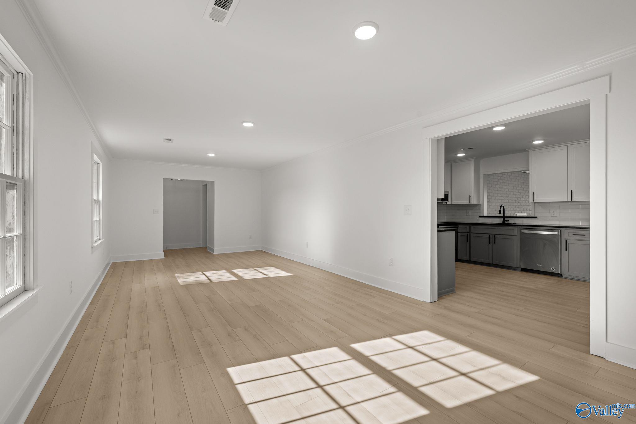 2610 Sherwood Drive SE