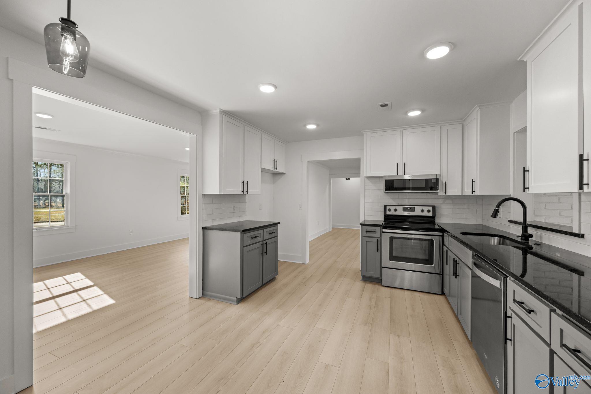 2610 Sherwood Drive SE