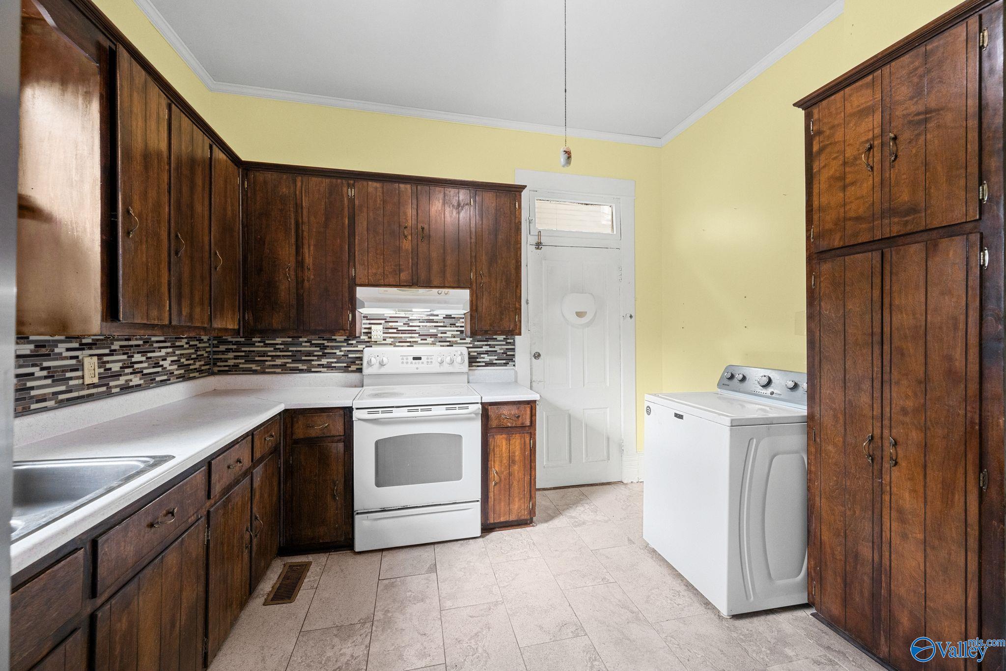 417 Lafayette Street NE