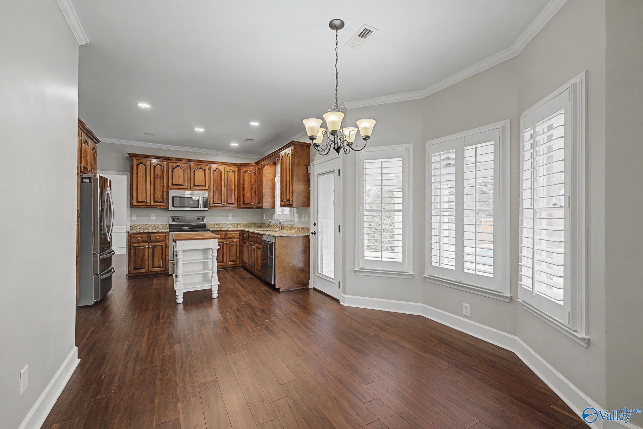 3202 Vicksburg Drive SW