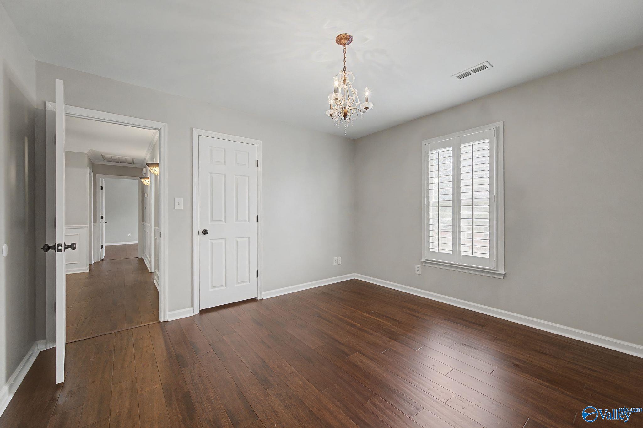 3202 Vicksburg Drive SW