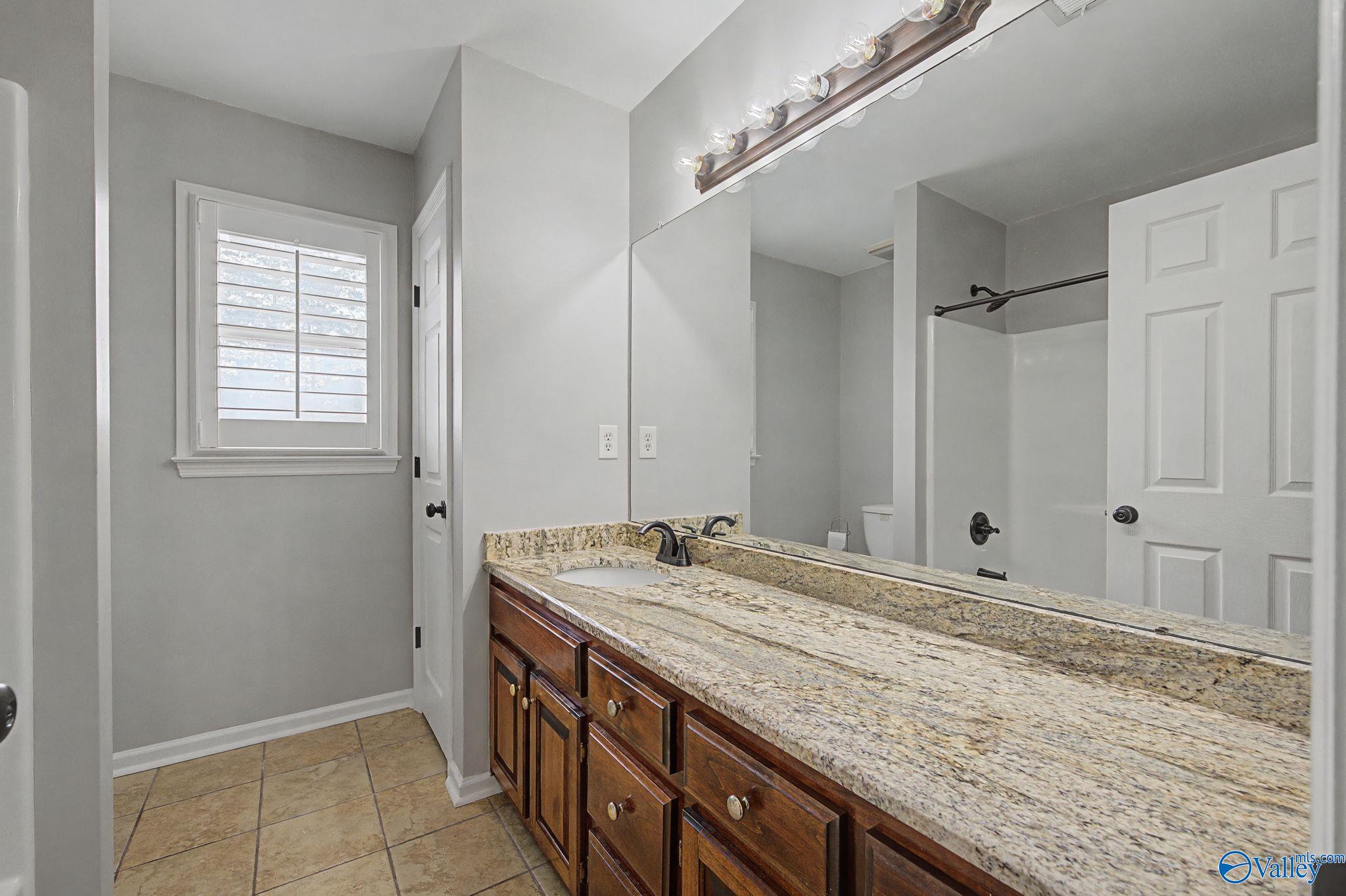 3202 Vicksburg Drive SW