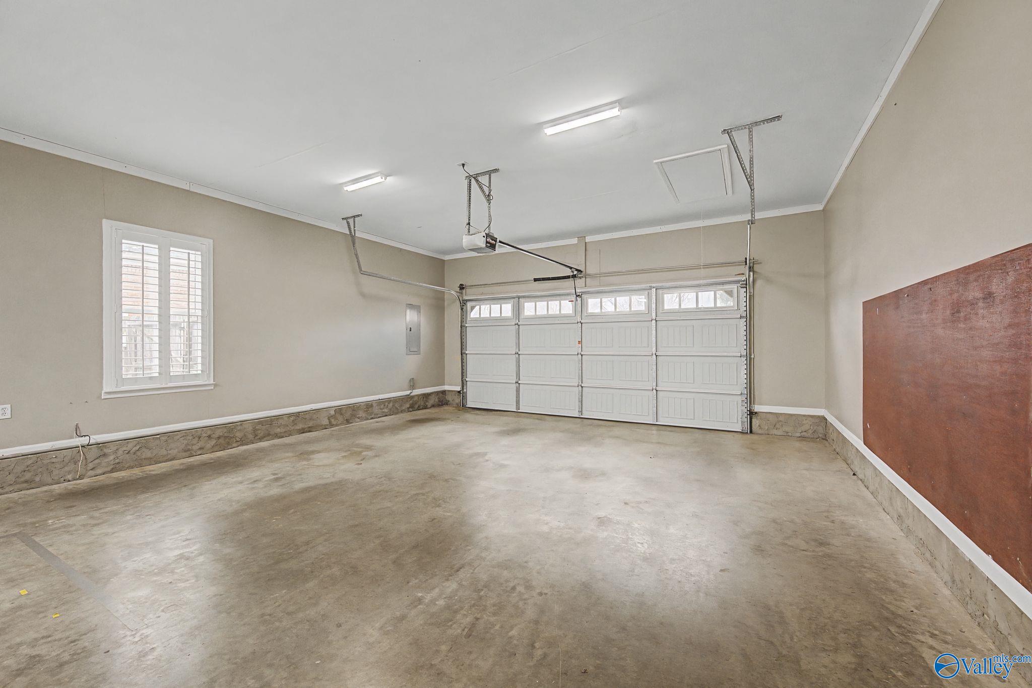 3202 Vicksburg Drive SW