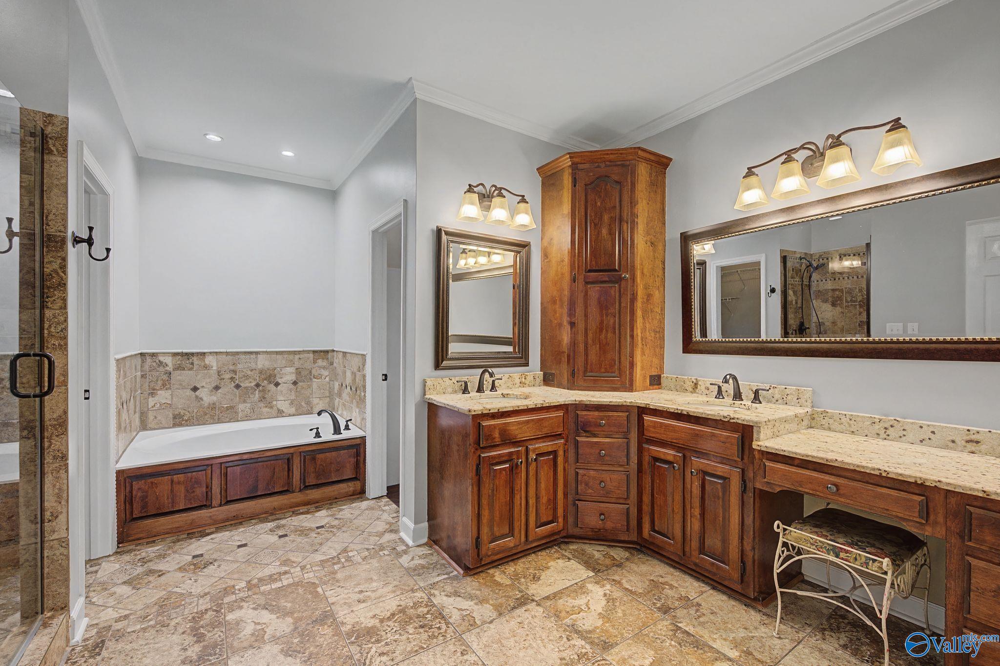 3202 Vicksburg Drive SW