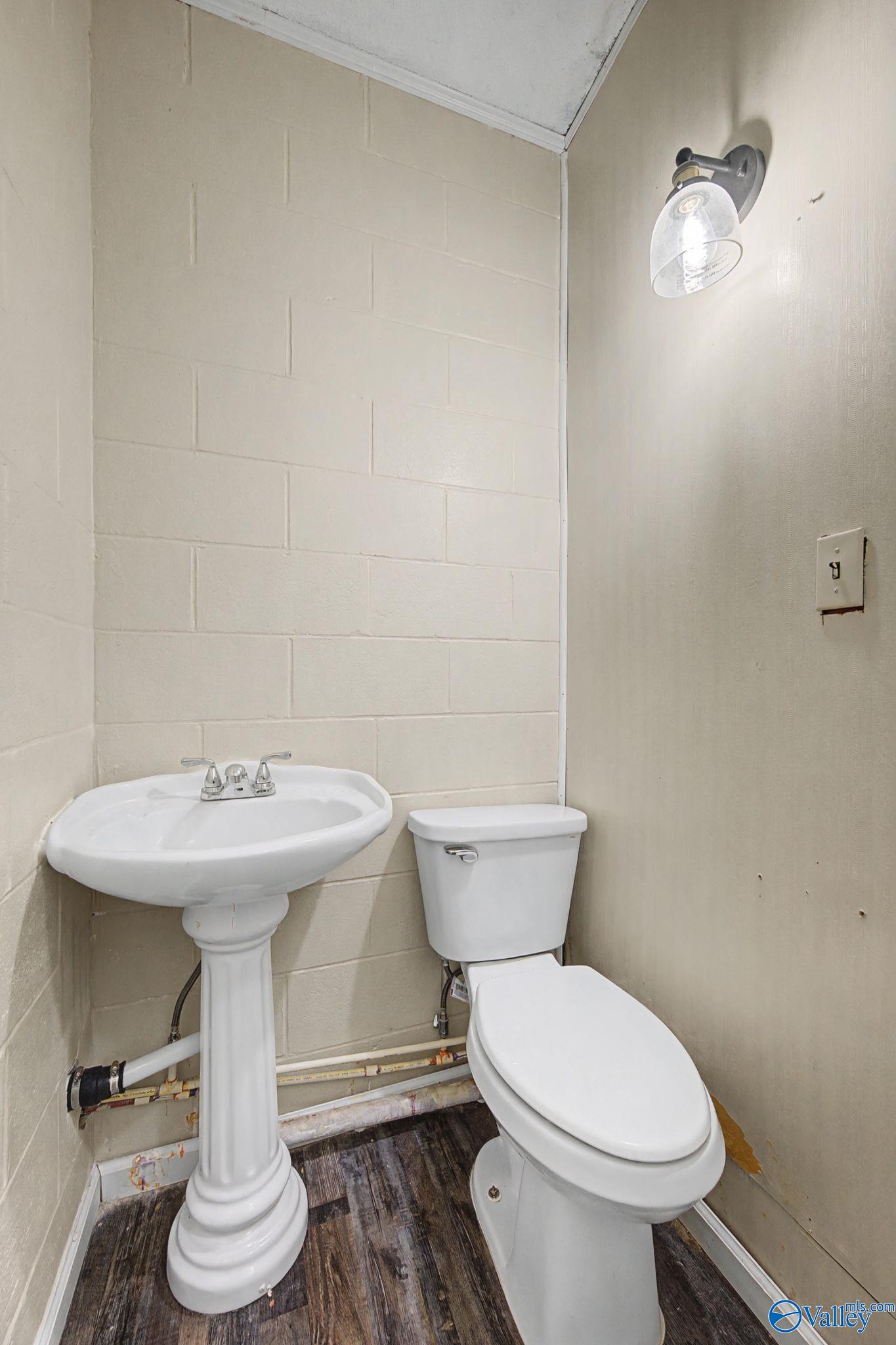 16927 County Road 400