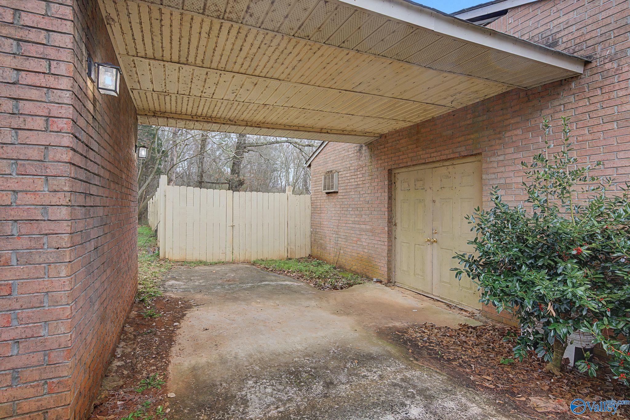 16927 County Road 400