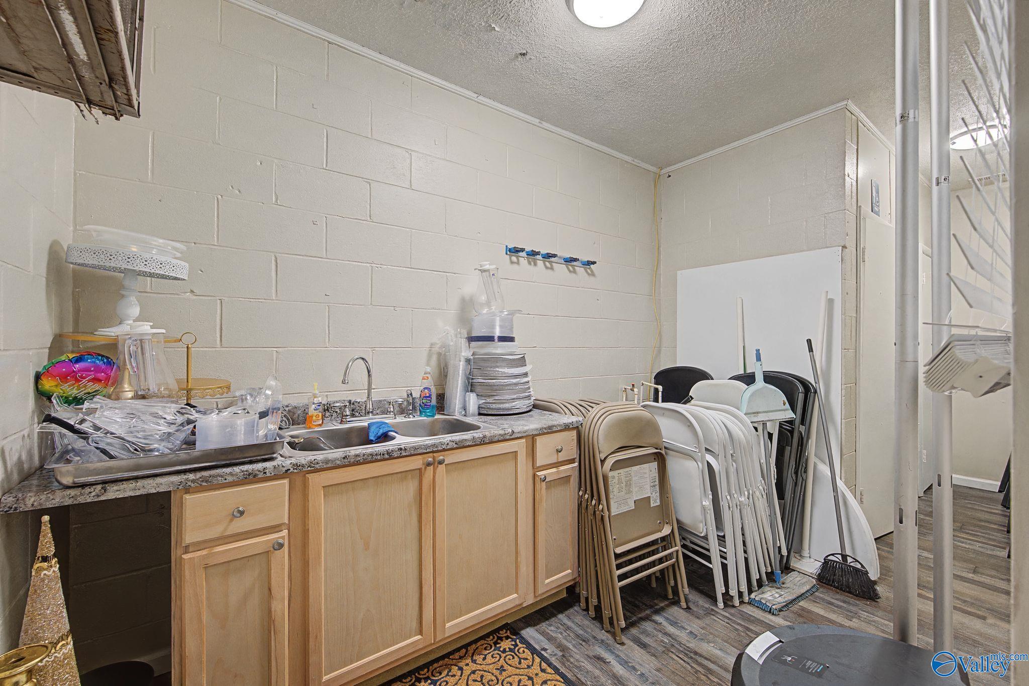 16927 County Road 400