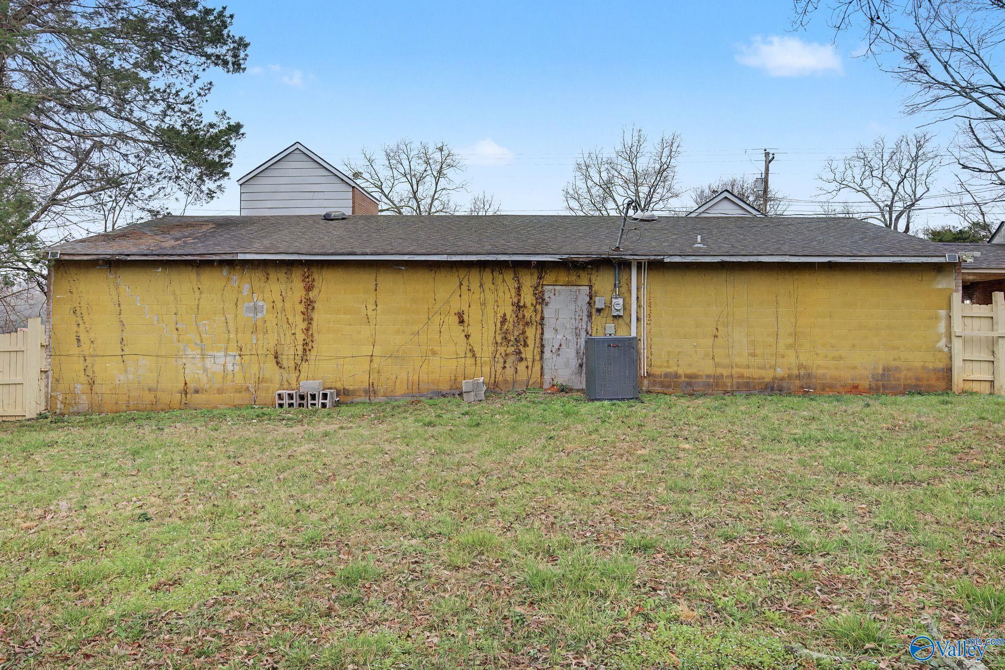 16927 County Road 400