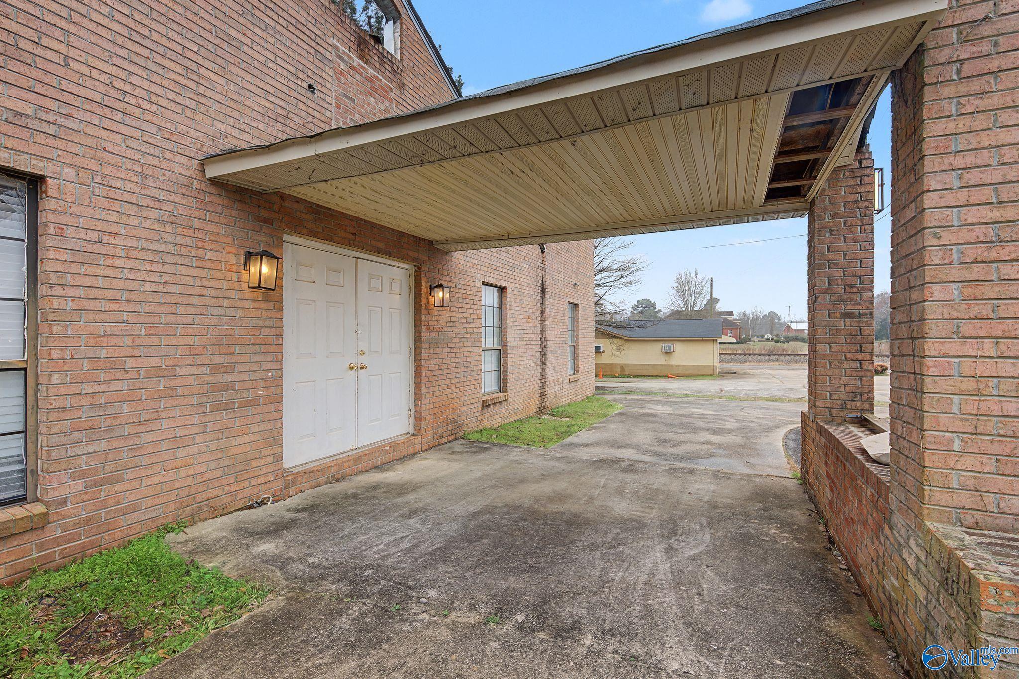 16927 County Road 400