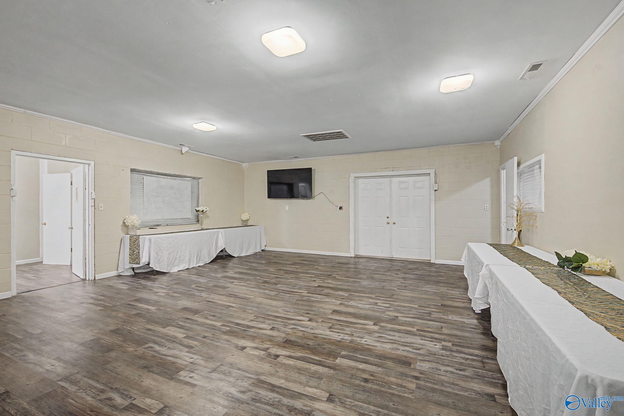 16927 County Road 400