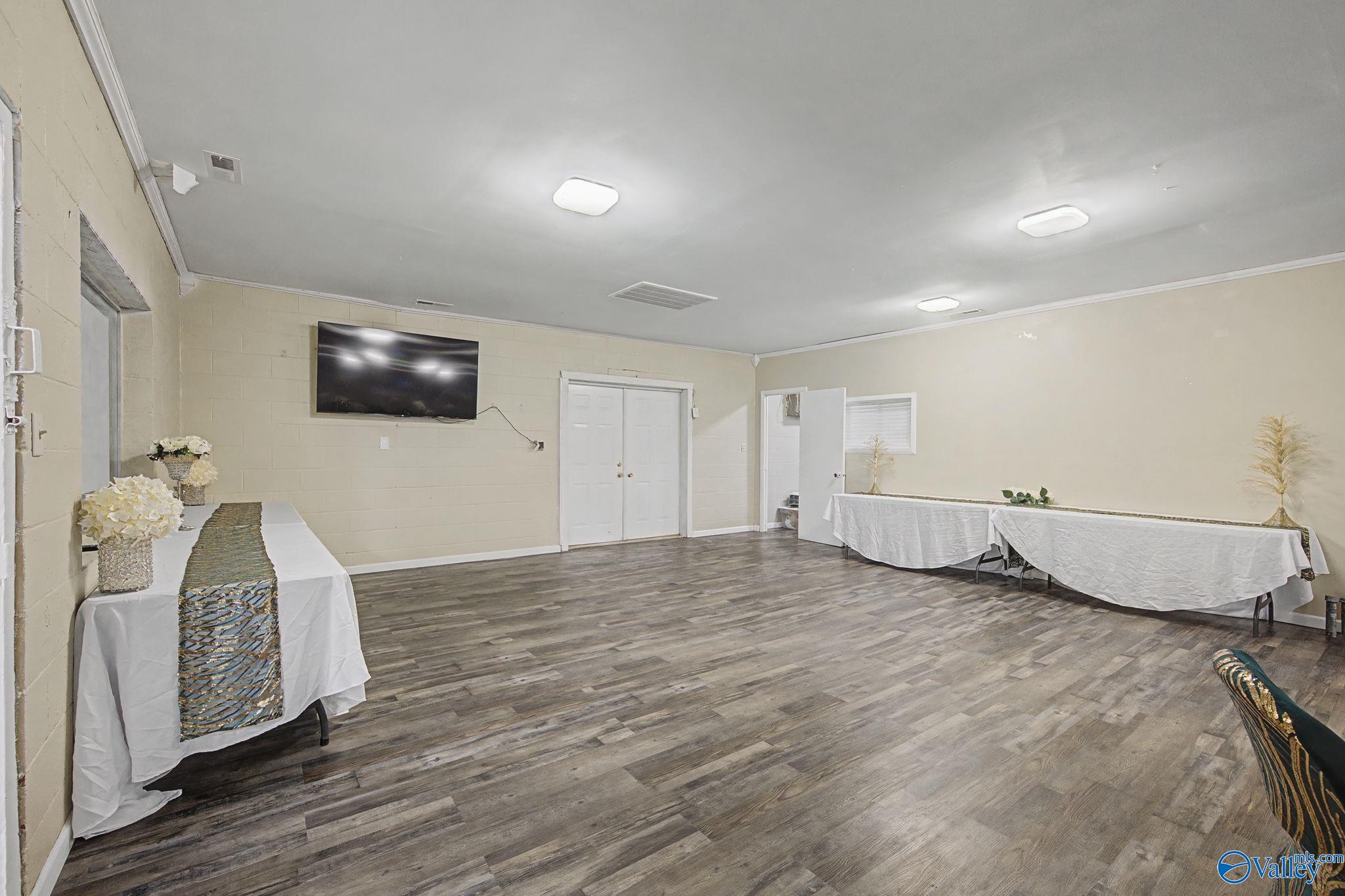 16927 County Road 400