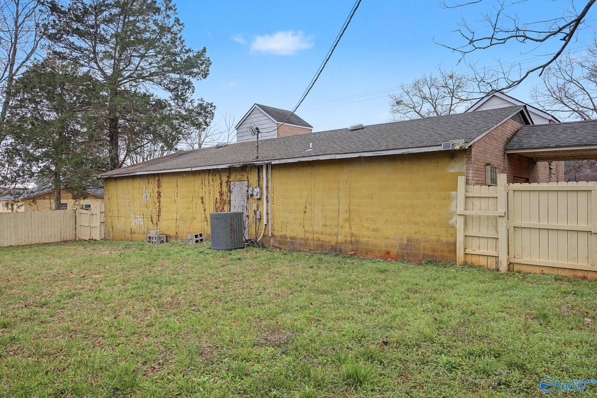 16927 County Road 400