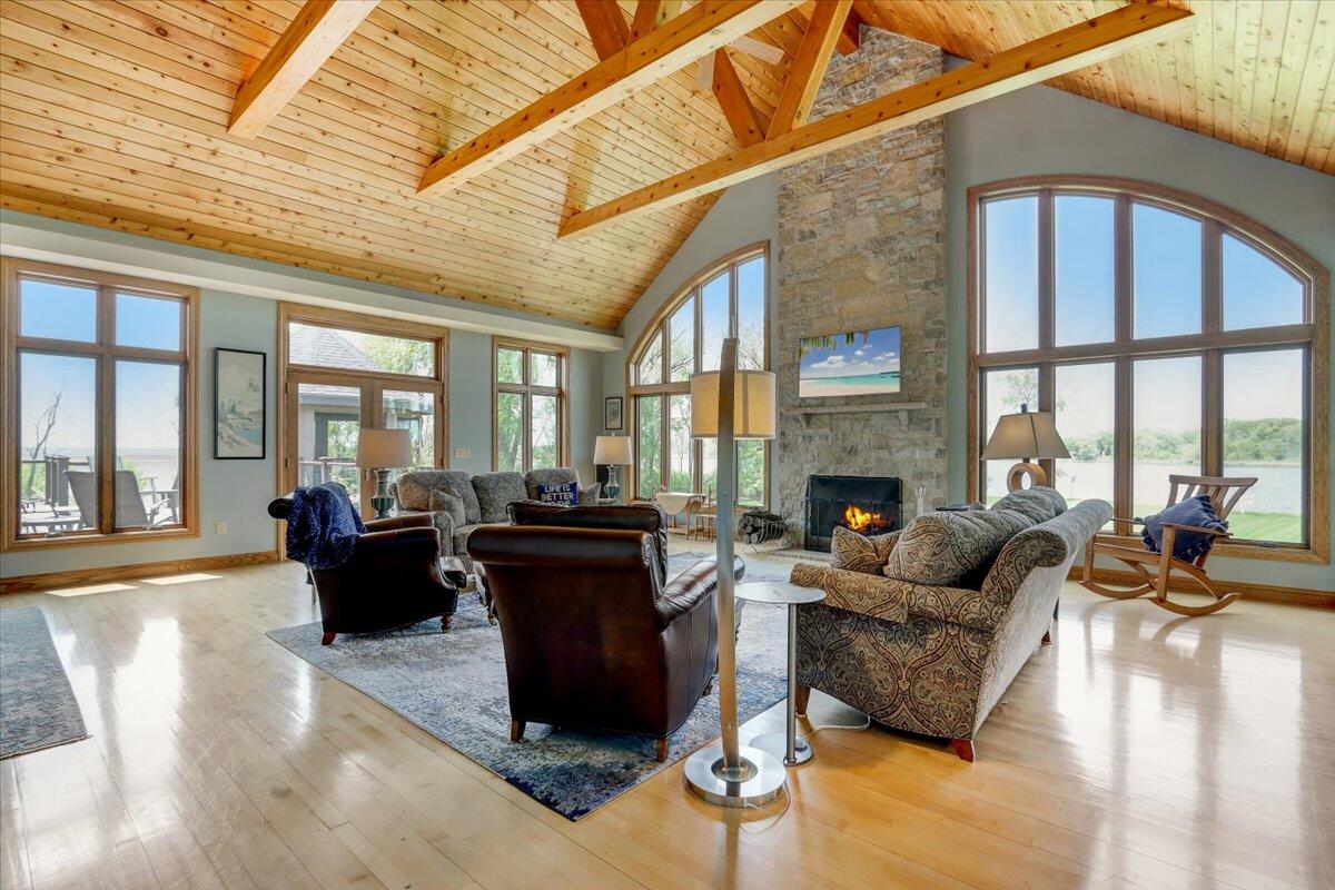 S83W16000 Bass Bay Ln