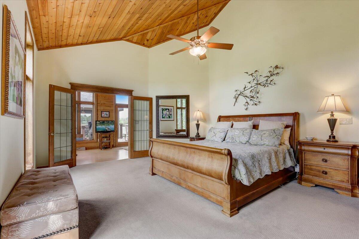 S83W16000 Bass Bay Ln