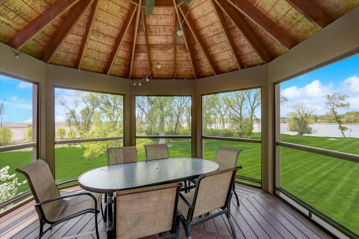 S83W16000 Bass Bay Ln