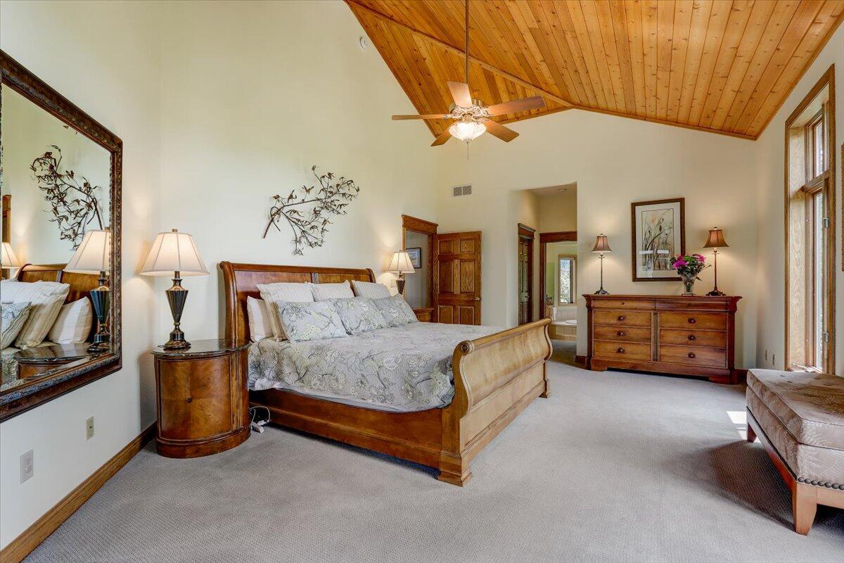 S83W16000 Bass Bay Ln