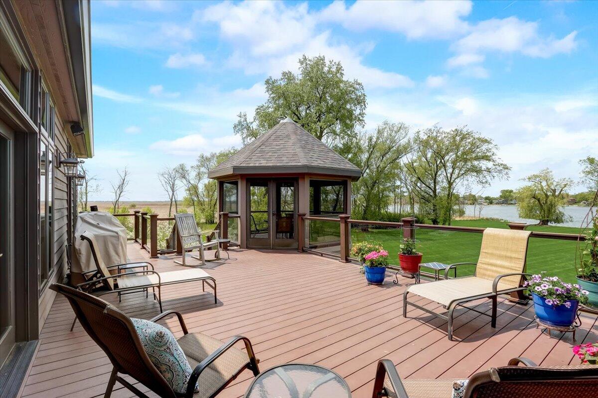 S83W16000 Bass Bay Ln