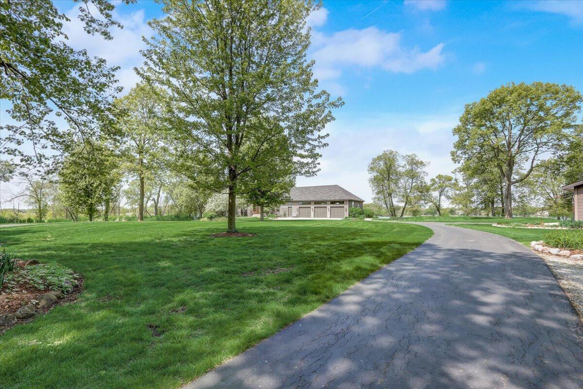 S83W16000 Bass Bay Ln