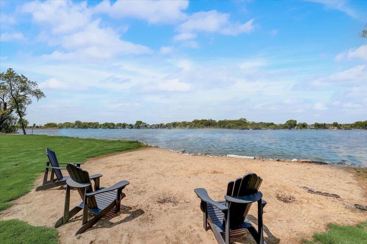 S83W16000 Bass Bay Ln