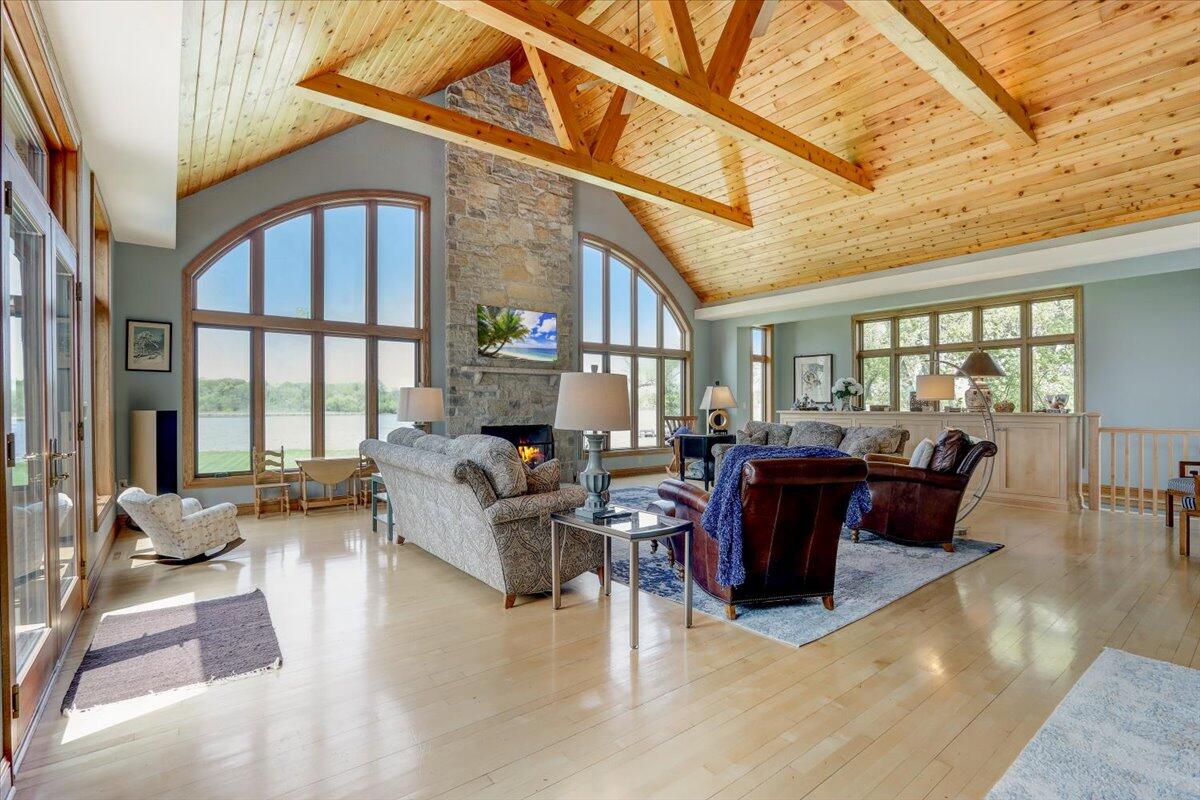 S83W16000 Bass Bay Ln