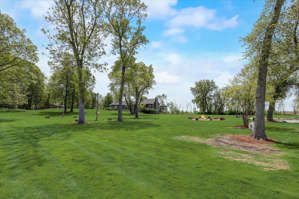 S83W16000 Bass Bay Ln