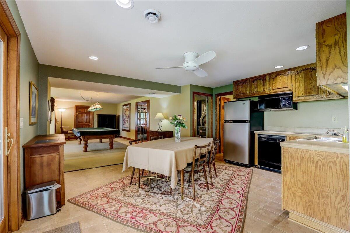 S83W16000 Bass Bay Ln