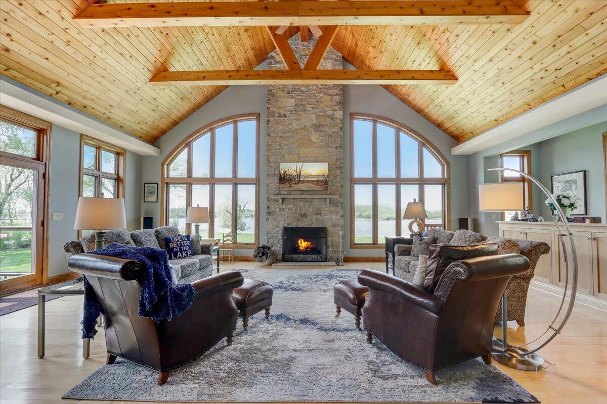 S83W16000 Bass Bay Ln